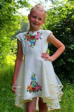 Шикарное платье для девочки вышитое на габардине  " украинские маки с колосками",