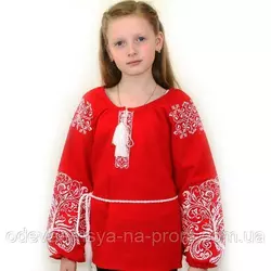 Детская вышитая блуза на красном льне