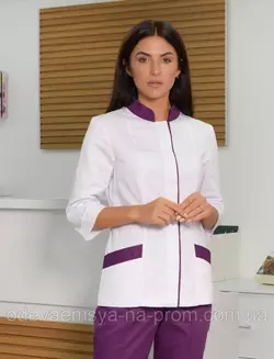 Женская медицинская блуза Avrora бело-фиолетовая