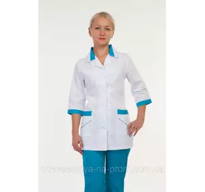 Комбинированный женский медицинский костюм на пуговицах