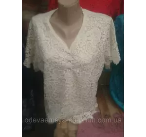 Женская блуза с пуговицами